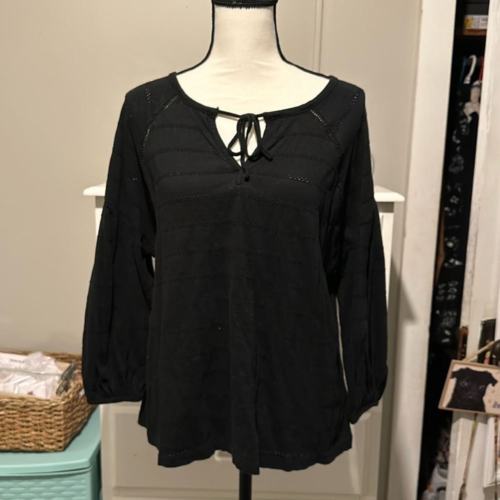 Women’s 3/4 sleeve top size medium